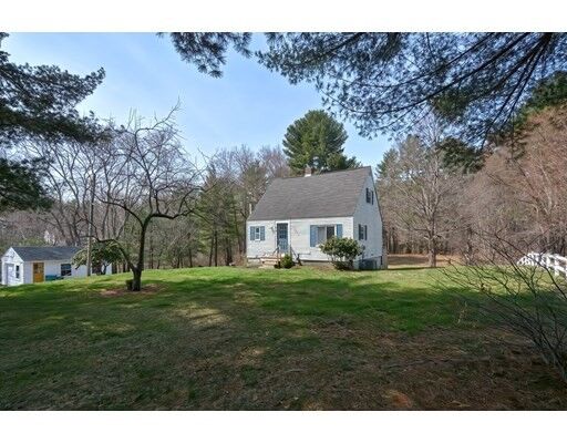 46 School Street  Upton MA 01568 photo