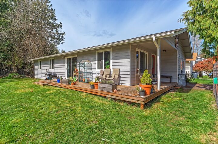 Property Photo:  1305 Logan Street  WA 98368 