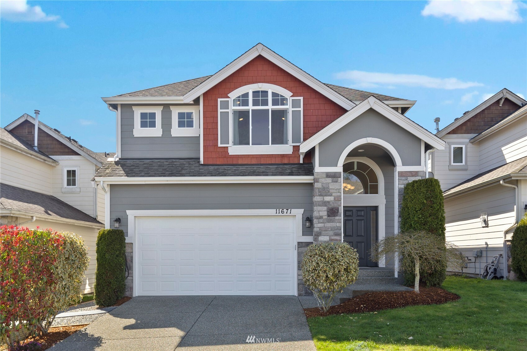 Property Photo: 11671 SE 217th Place WA 98031