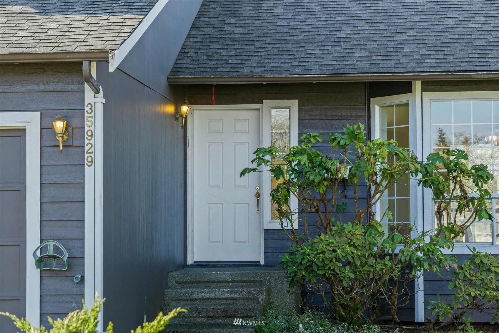 Property Photo: 35929 18th Court SW WA 98023
