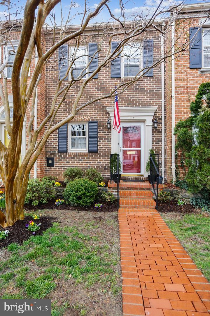 Property Photo: 513 Tobacco Quay VA 22314