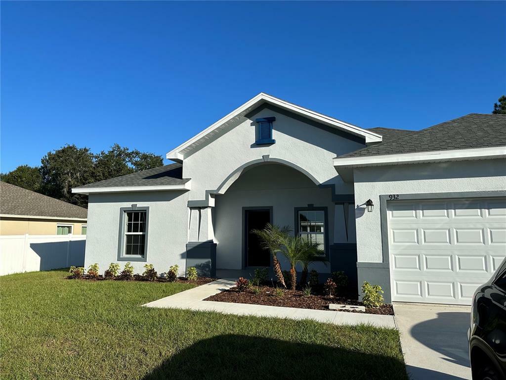 Property Photo:  932 Albertville Court  FL 34759 