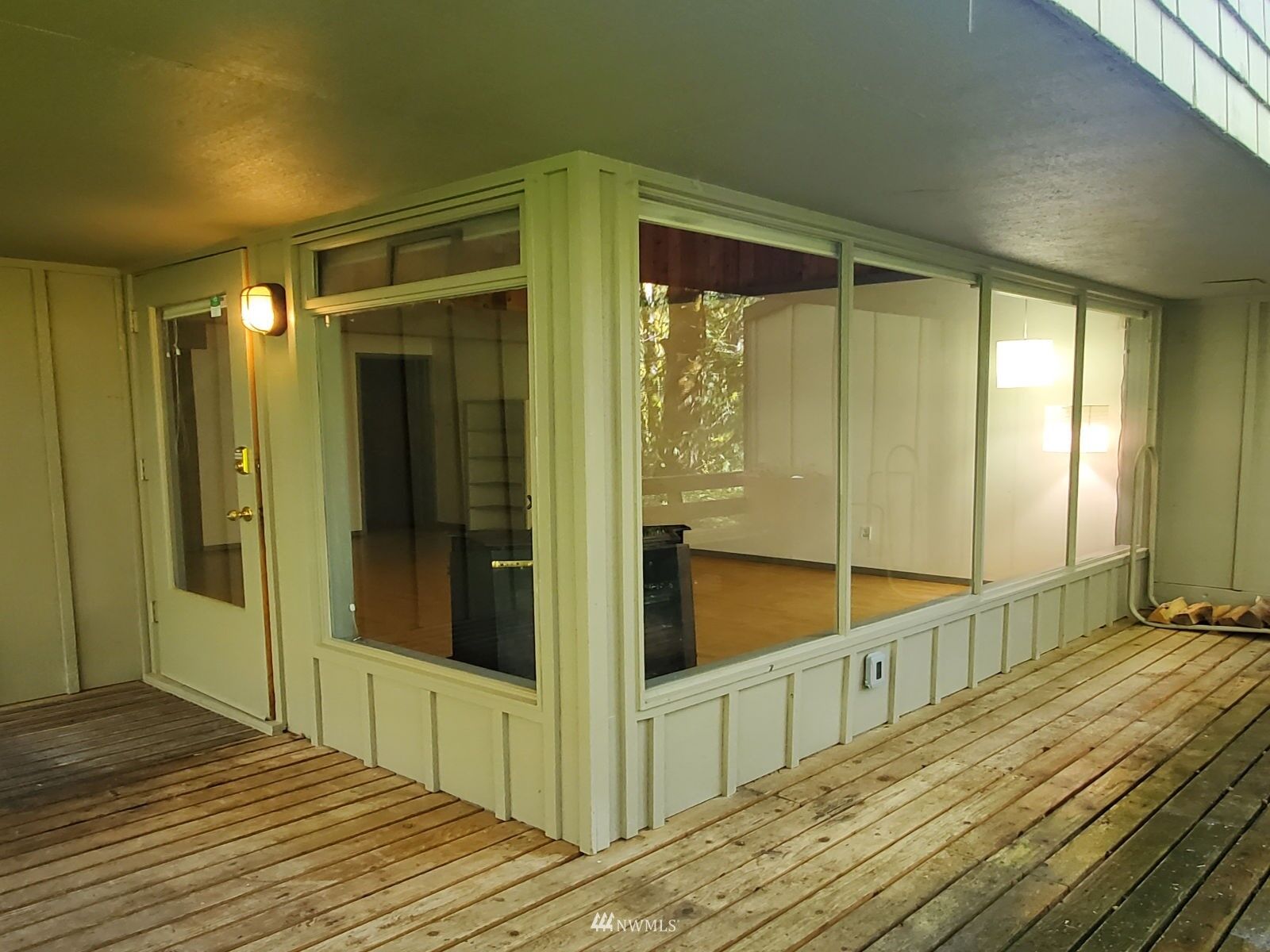 Property Photo: 673 E Pointes Drive W WA 98584