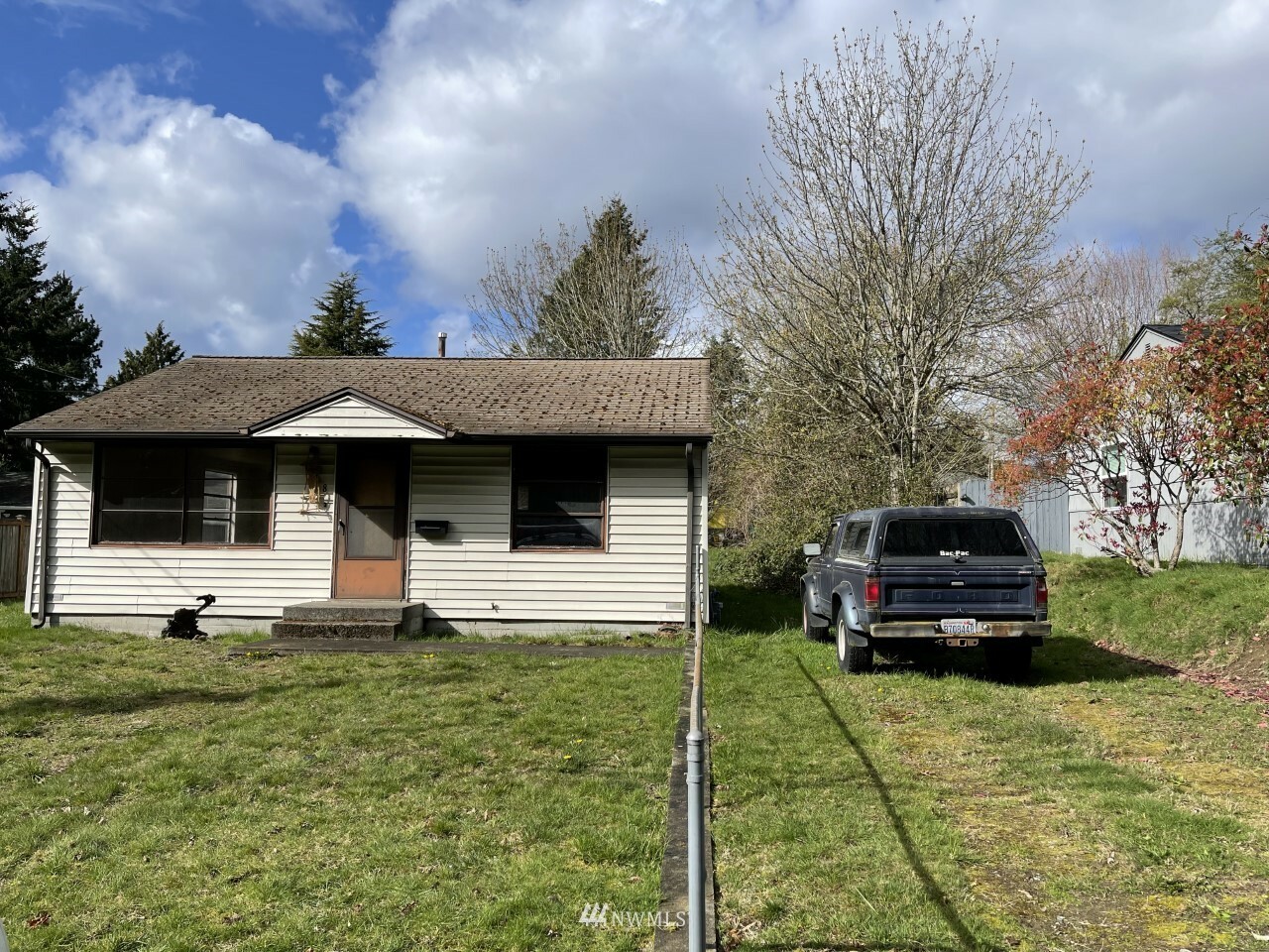 Property Photo:  158 SW 115th Street  WA 98146 