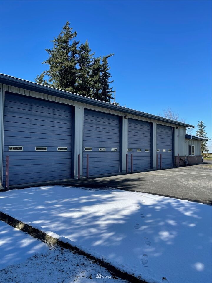 Property Photo: 633 E Wiser Lake Road WA 98264