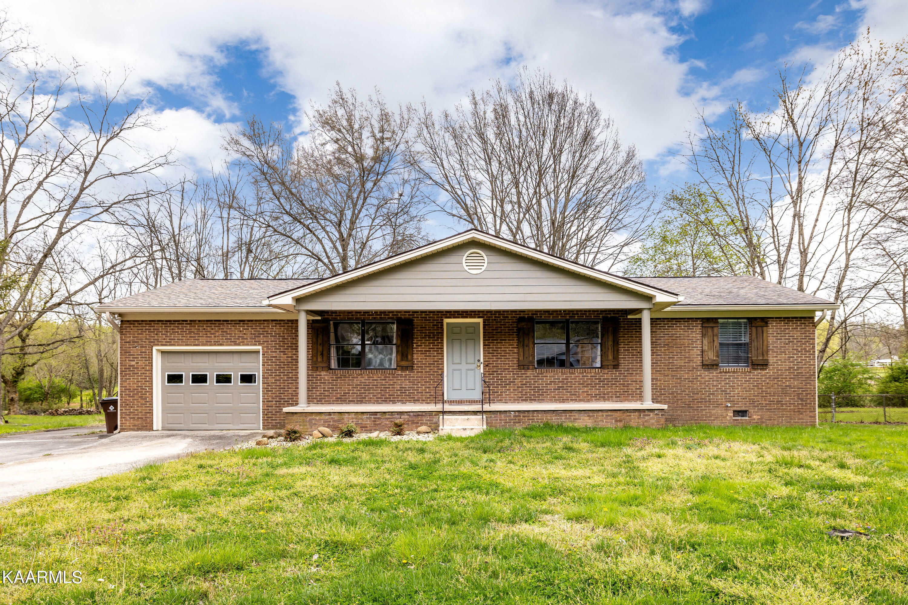 Property Photo:  211 Tusculum Drive  TN 37830 