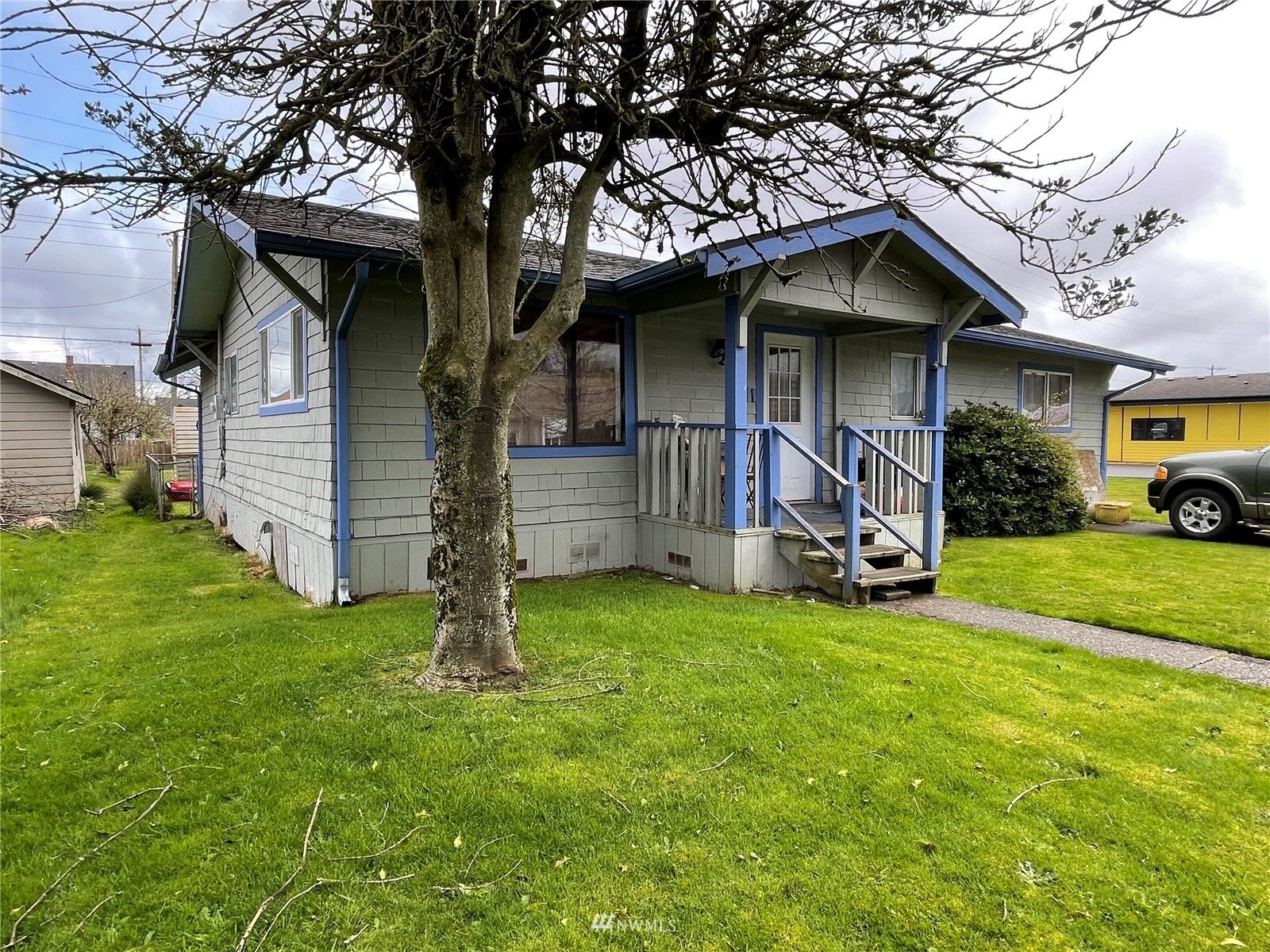 Property Photo:  2111 Simpson Avenue  WA 98520 