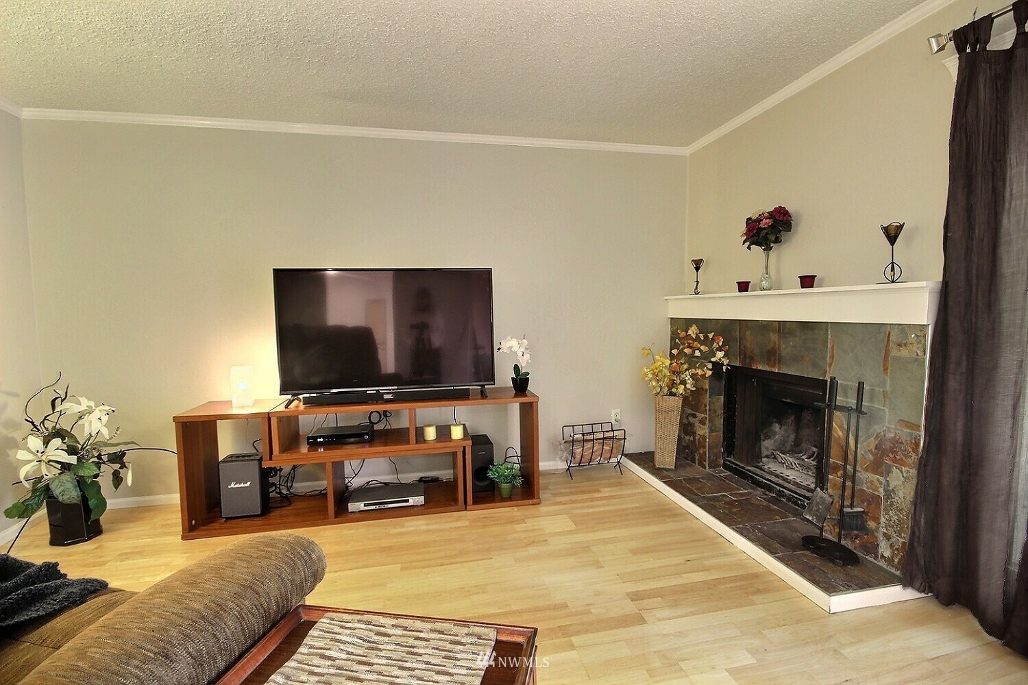 Property Photo:  19818 15th Avenue NE 101  WA 98155 