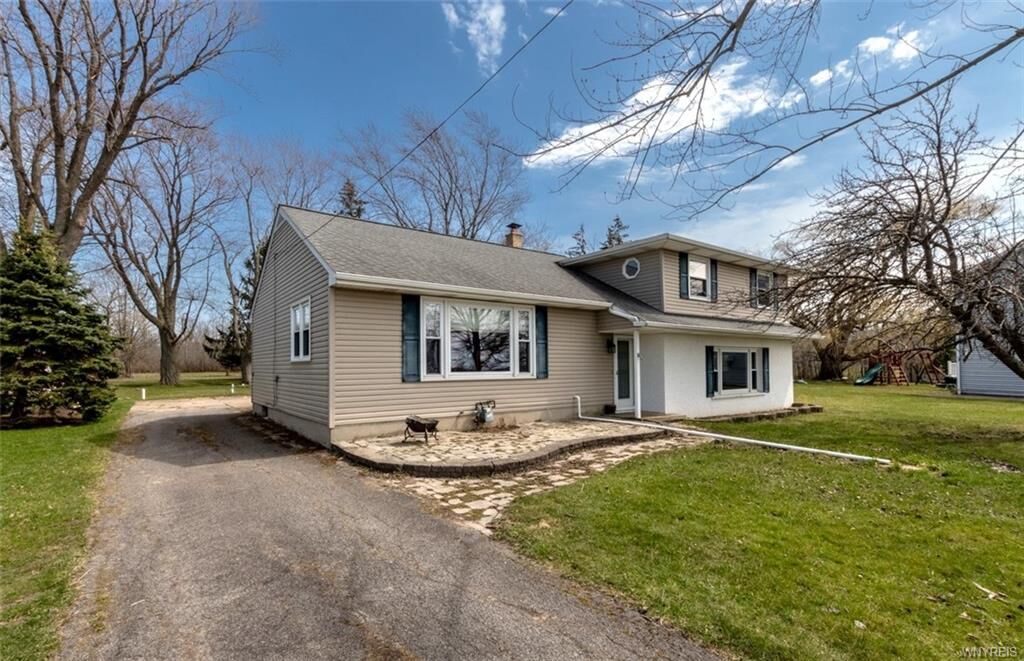 Property Photo: 3759 West River Road NY 14072