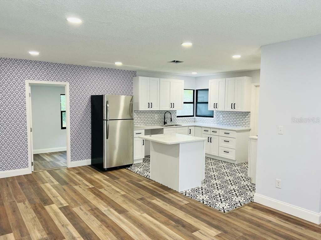 Property Photo:  700 S Wellington Drive  FL 32725 