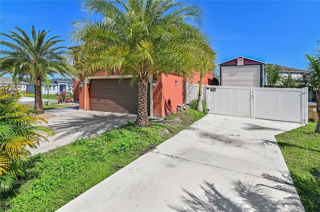 Property Photo:  1152 Orne Court  FL 34759 