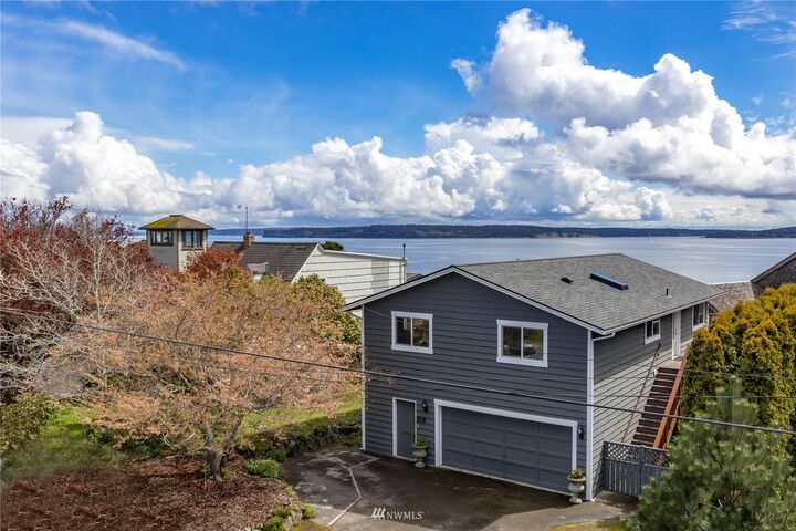 Property Photo: 1729 Washington Street WA 98368