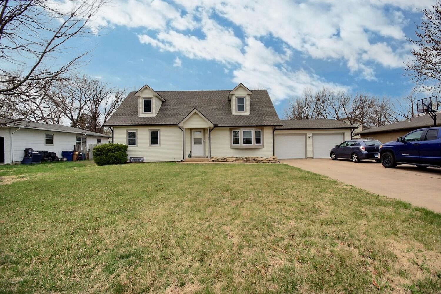 Property Photo: 1755 N Terry Ln KS 67002