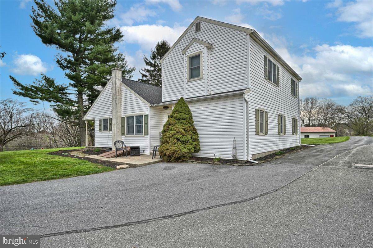 Property Photo:  935 Donerville Road  PA 17551 