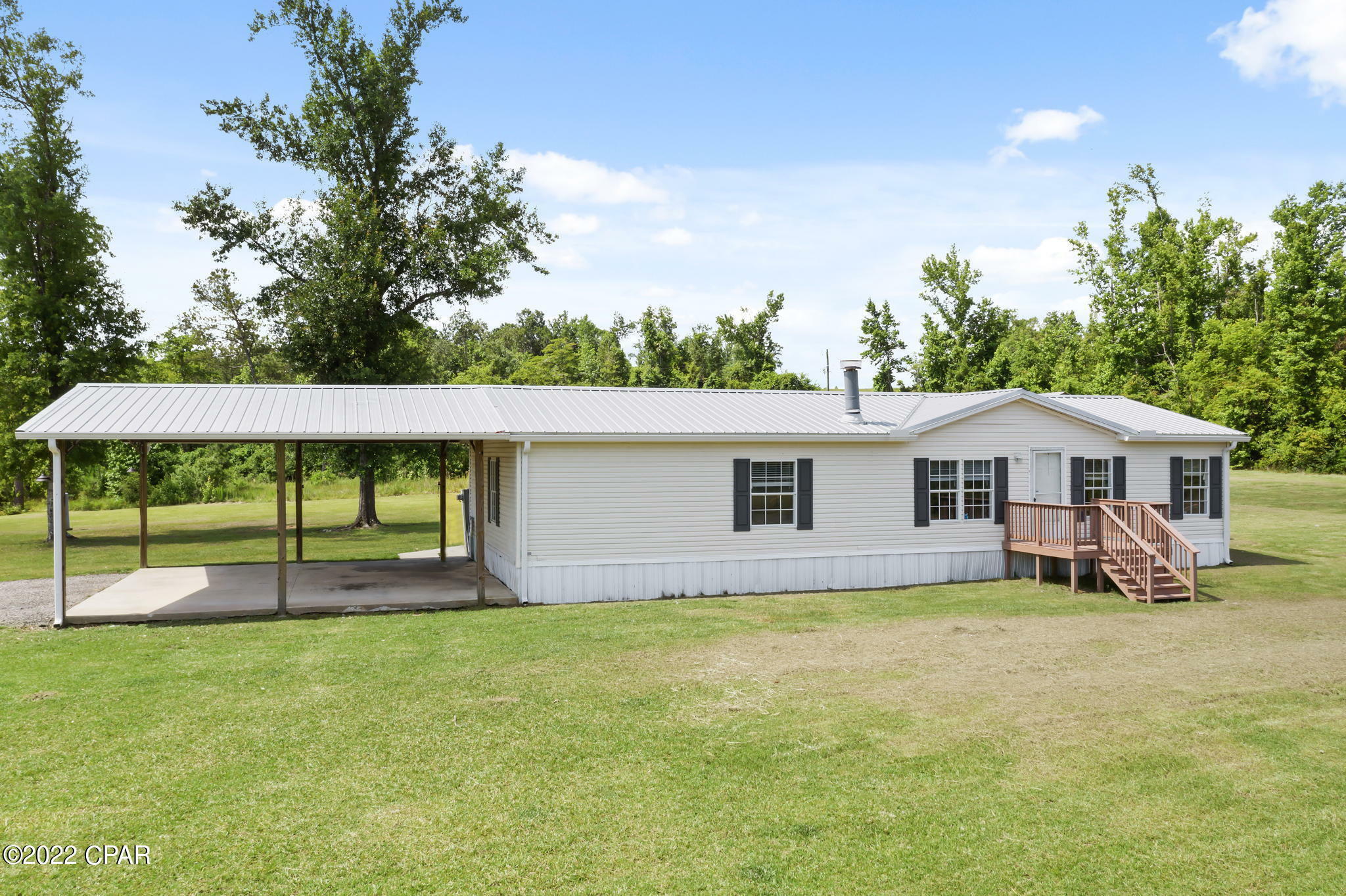 Property Photo: 335 Alford Road FL 32431