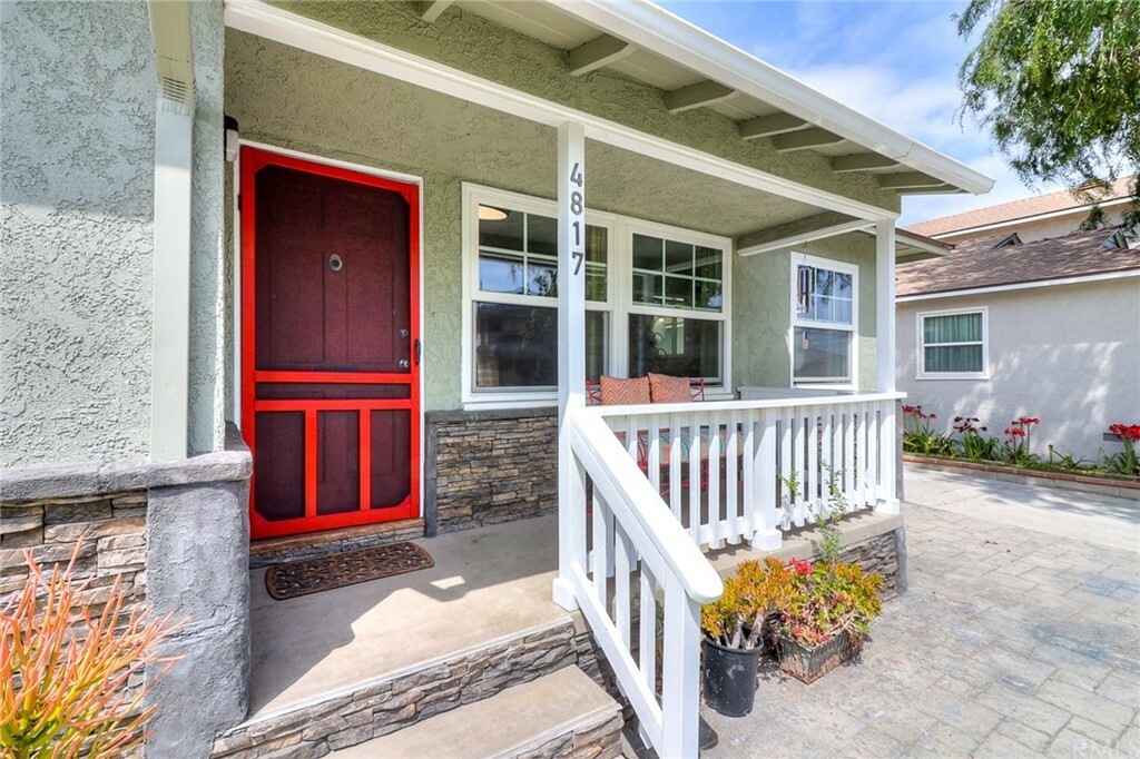 Property Photo:  4817 Albury Avenue  CA 90713 