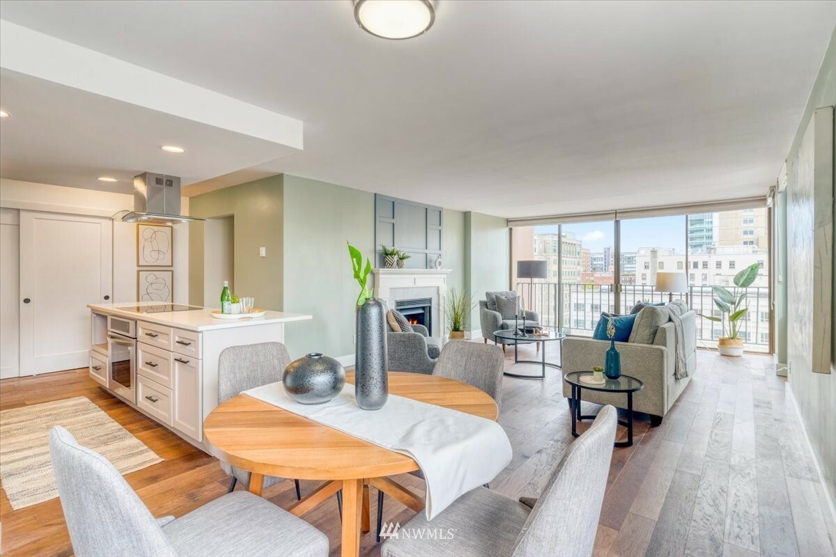 Property Photo: 1120 8th Avenue 1604 WA 98101