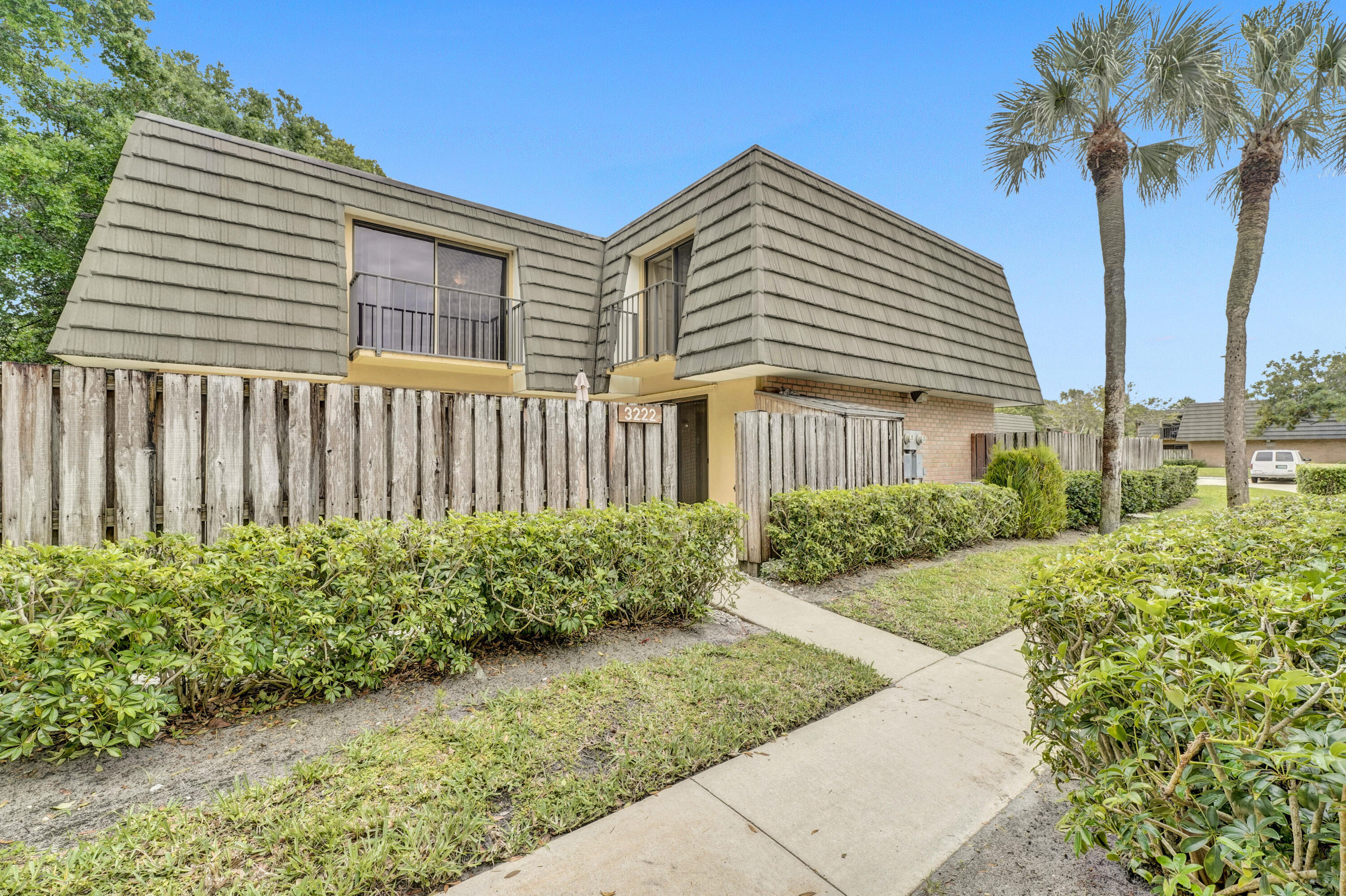 Property Photo: 3222 32nd Way 3222 FL 33407