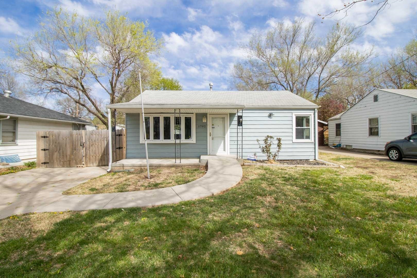 Property Photo:  1702 S Glendale St  KS 67218 