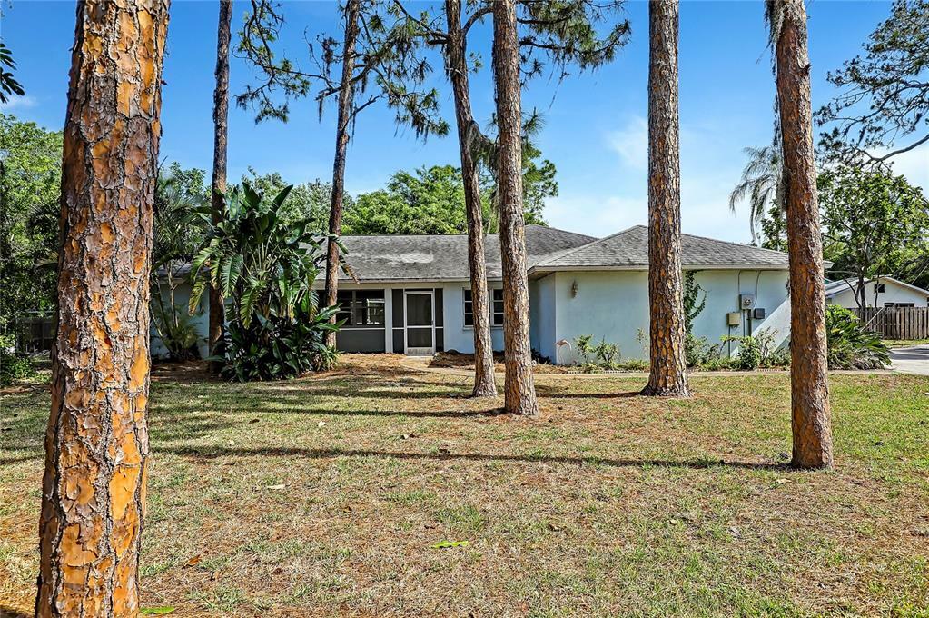 Property Photo: 440 Fordham Road FL 34293