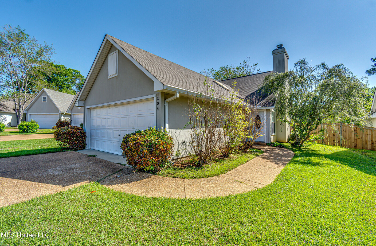 Property Photo: 204 N Shadow Lake Drive MS 39056
