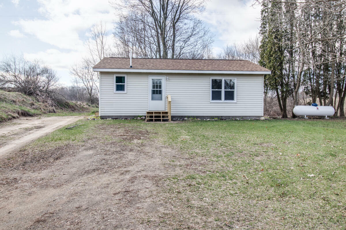 Property Photo:  4250 Mud Lake Road  MI 49021 