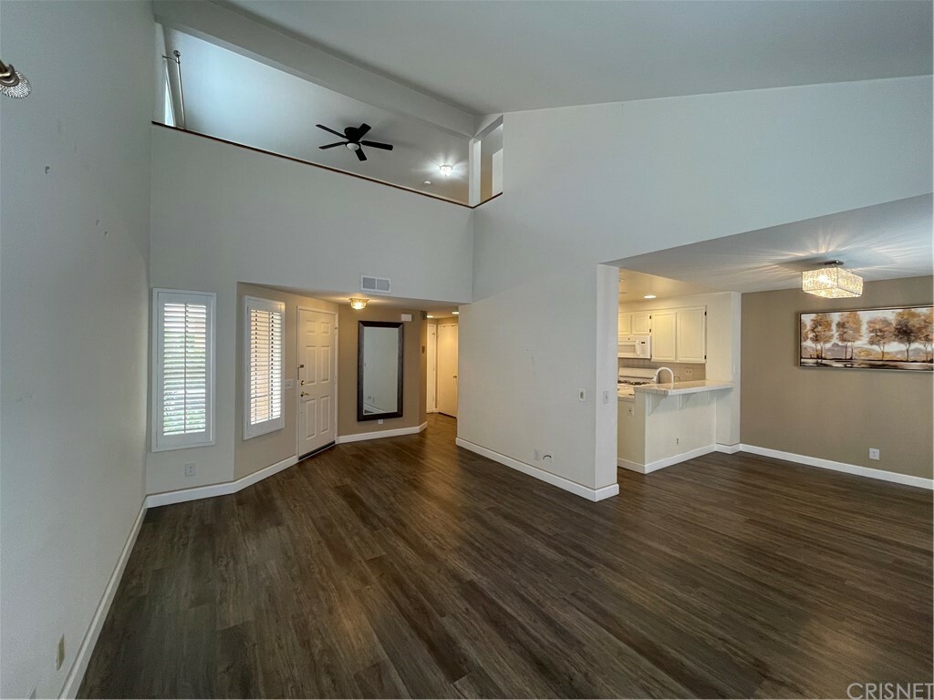 Property Photo:  5906 Etiwanda Avenue 3  CA 91356 