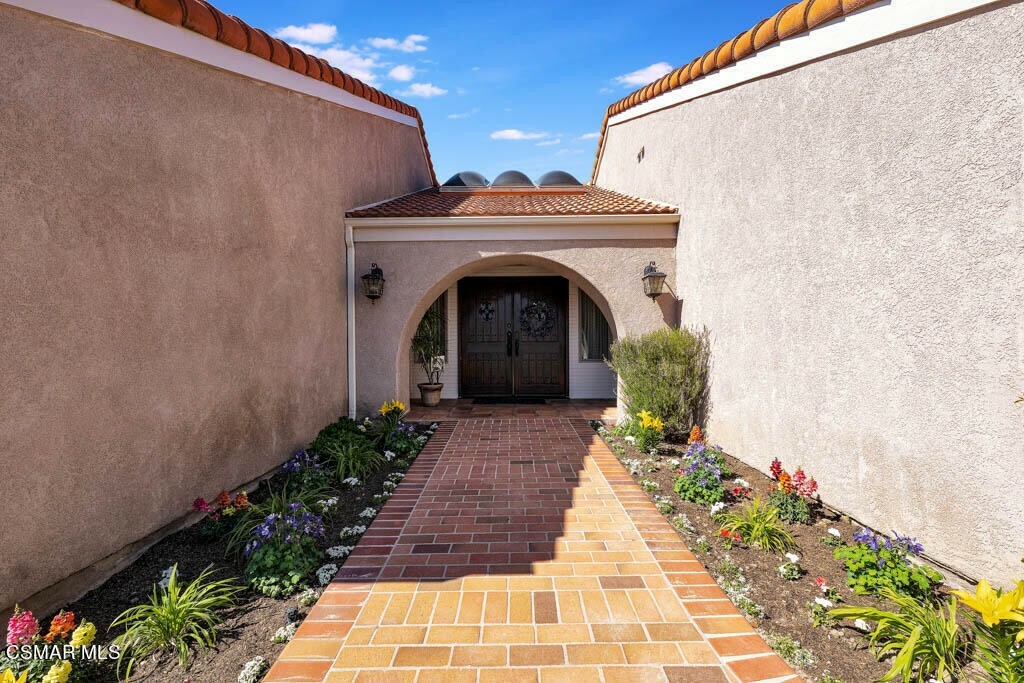 Property Photo:  2365 Sally Street  CA 93065 