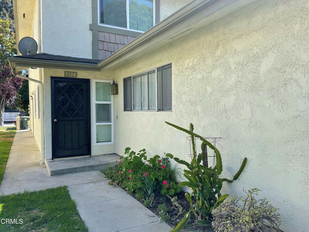 Property Photo:  5108 Shenandoah Street  CA 93003 