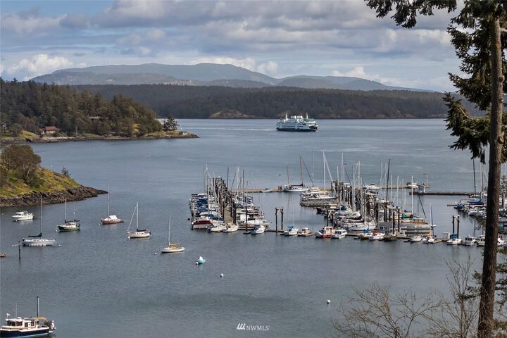 Property Photo:  510 Jensen Alley D  WA 98250 