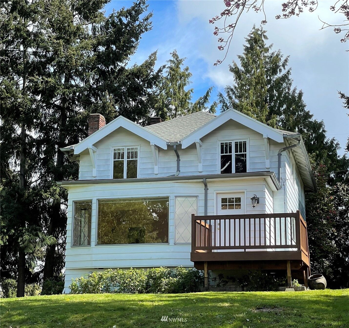 Property Photo:  4927 SW Admiral Way  WA 98116 