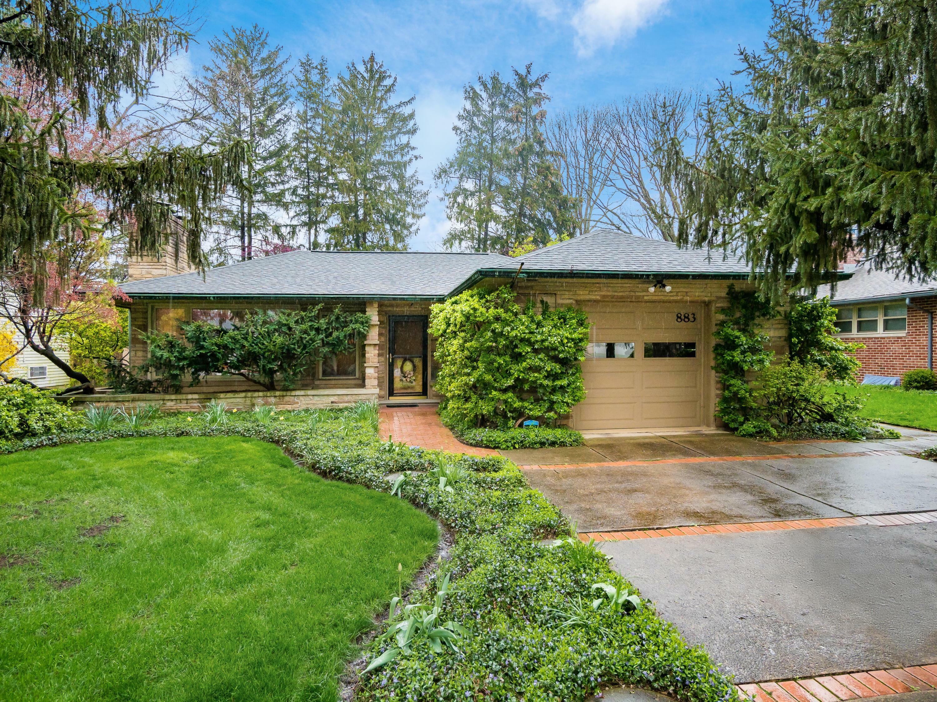 Property Photo: 883 Pleasant Ridge Avenue OH 43209