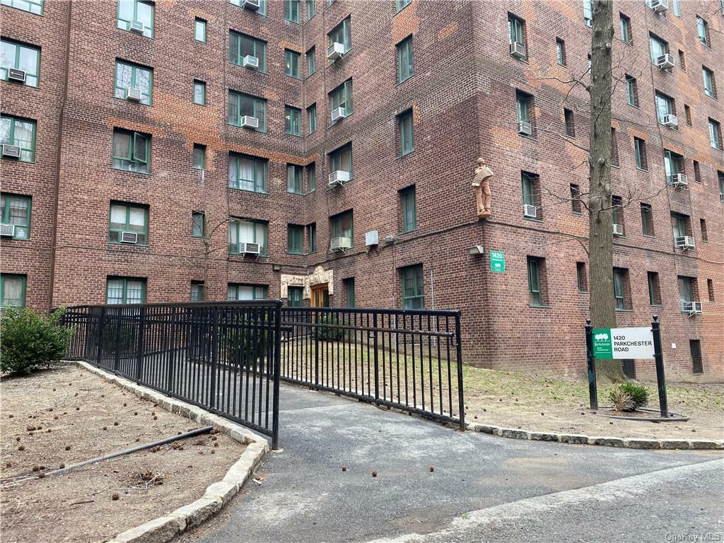 1420 Parkchester Road 3H  Bronx NY 10462 photo