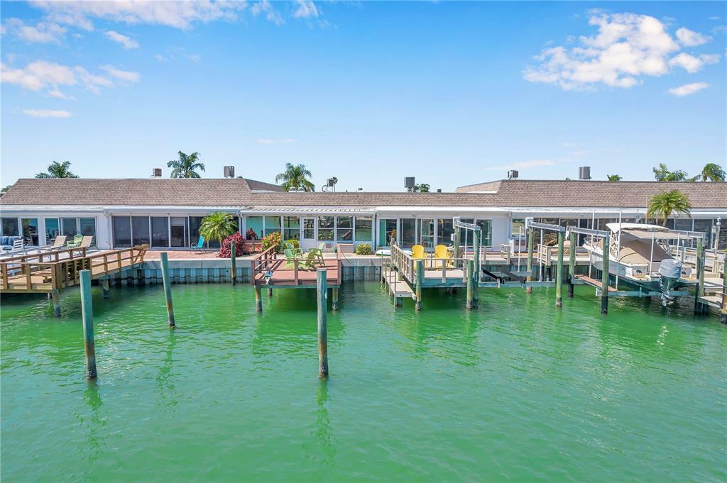 Property Photo:  466 Boca Ciega Point Boulevard N 2007  FL 33708 