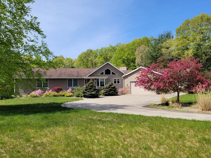 5415 W McMillan Road  Muskegon MI 49445 photo
