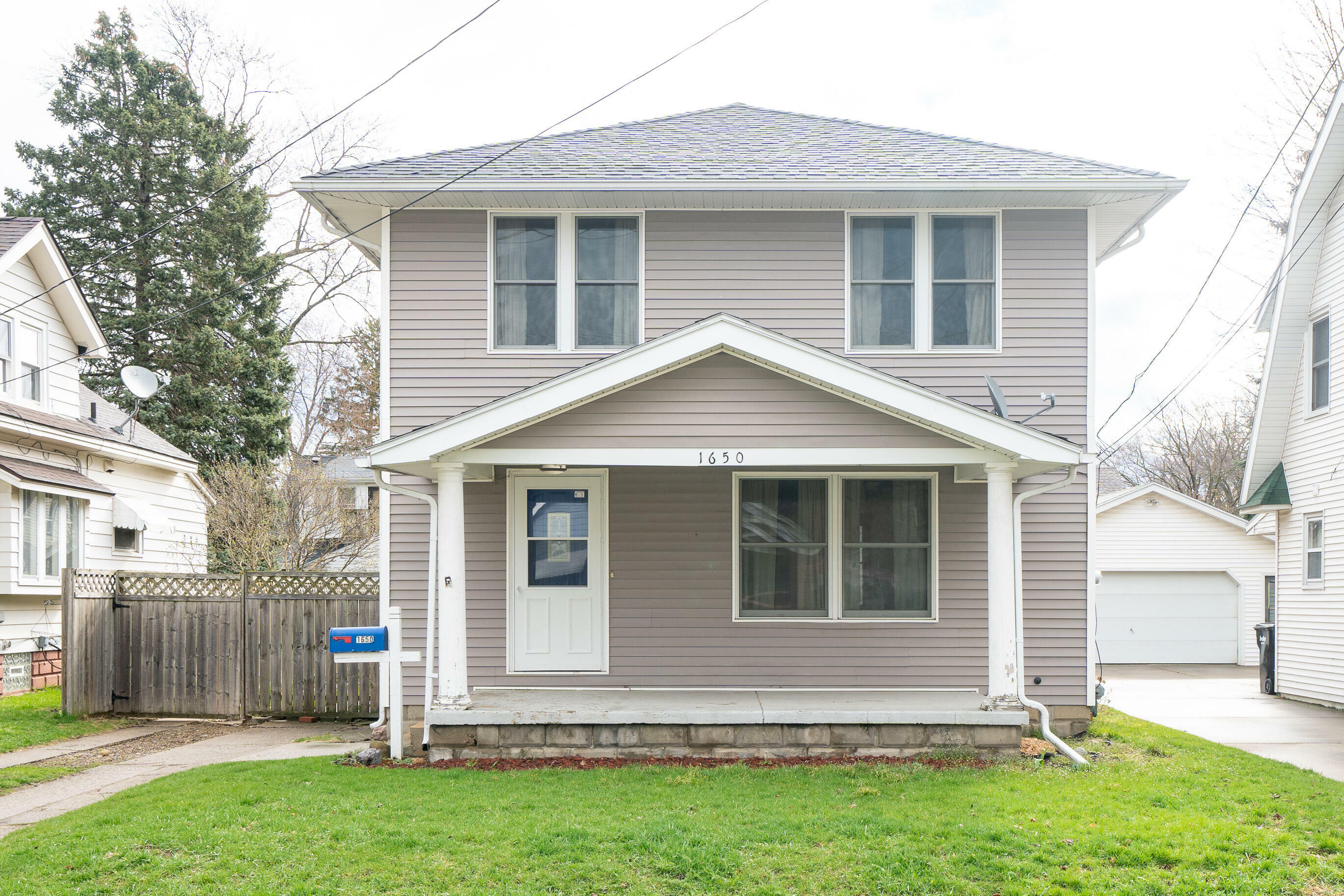 Property Photo: 1650 Wendler Avenue SW MI 49509