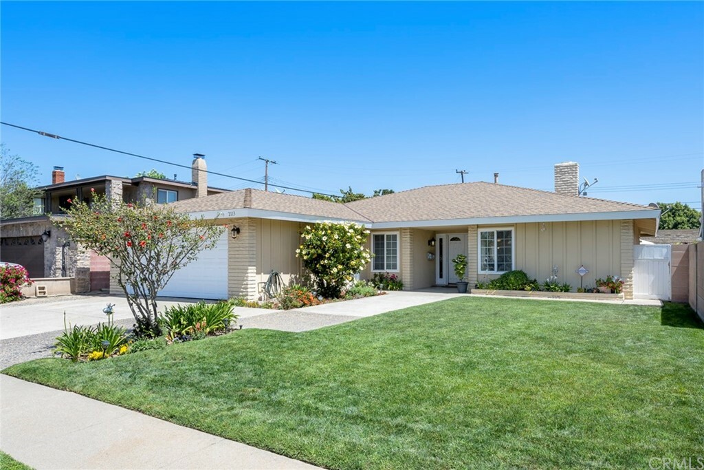 Property Photo:  2113 Deodar Street  CA 92705 