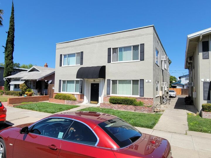 21 E Walnut Street  Stockton CA 95204 photo