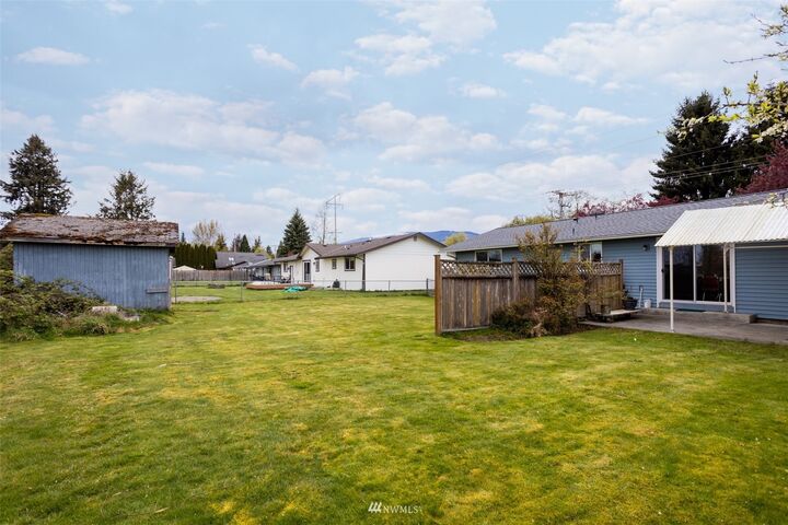 Property Photo: 314 Hawthorne WA 98284