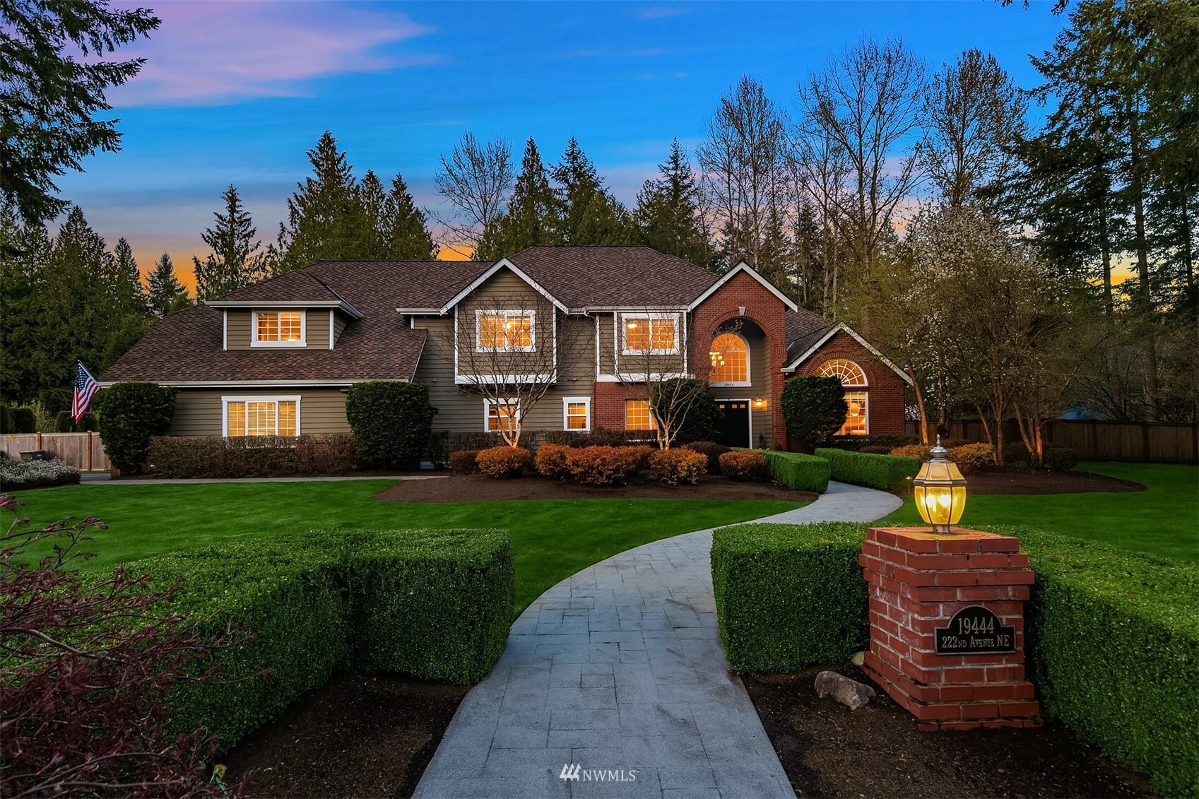 Property Photo: 19444 222nd Avenue NE WA 98077