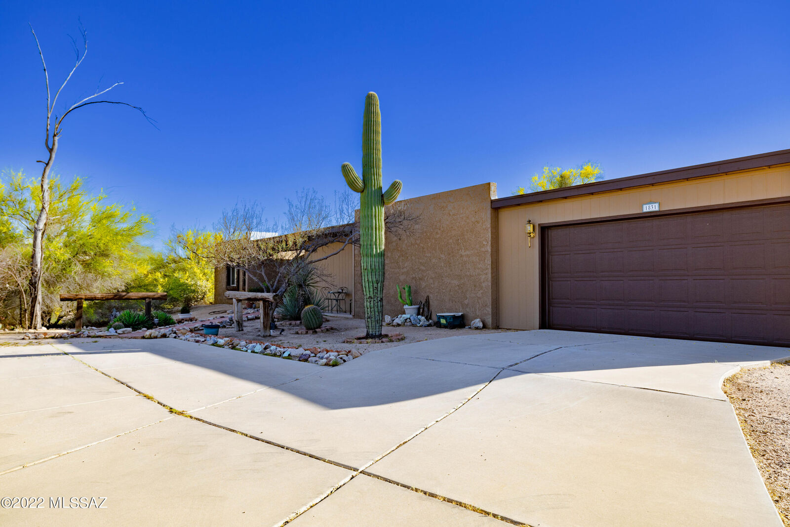 Property Photo: 1831 W Placita Del Coyote AZ 85704
