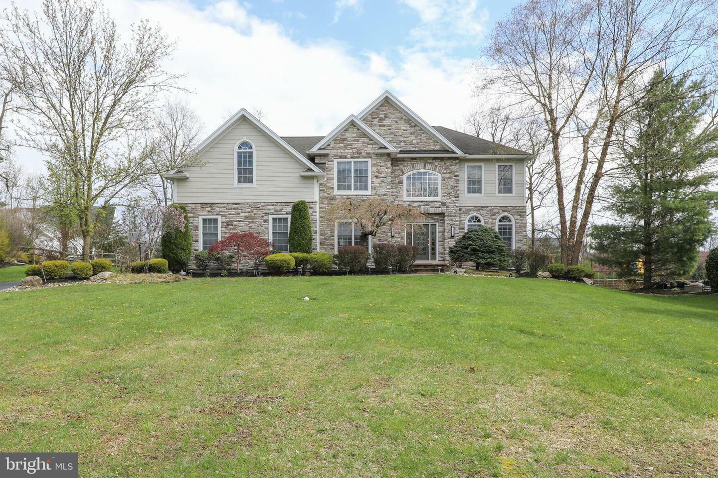 Property Photo:  3809 Forest Hill Drive  PA 18925 