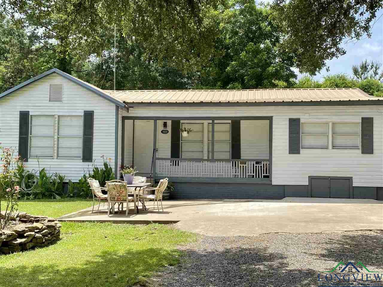 Property Photo:  103 Edgewood St  TX 75604 