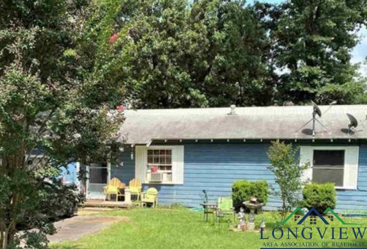 Property Photo:  604 Waggoner St  TX 75604 