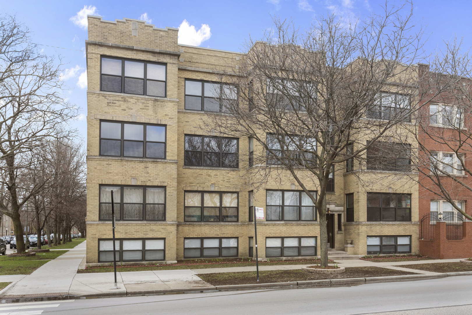 1943 W Foster Avenue 2  Chicago IL 60640 photo