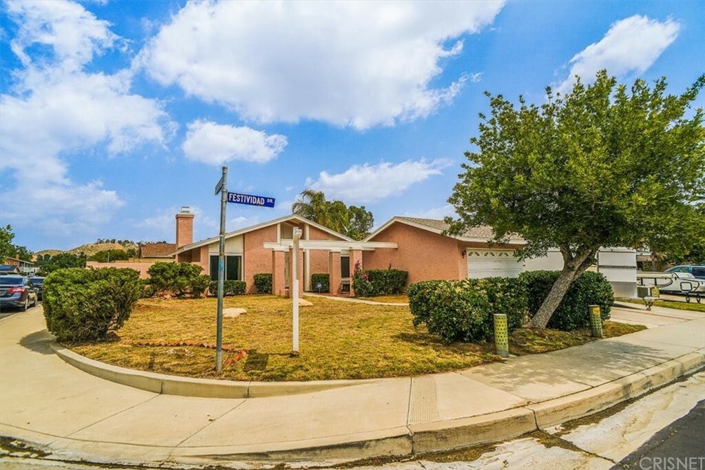 Property Photo:  22755 Festividad Drive  CA 91354 