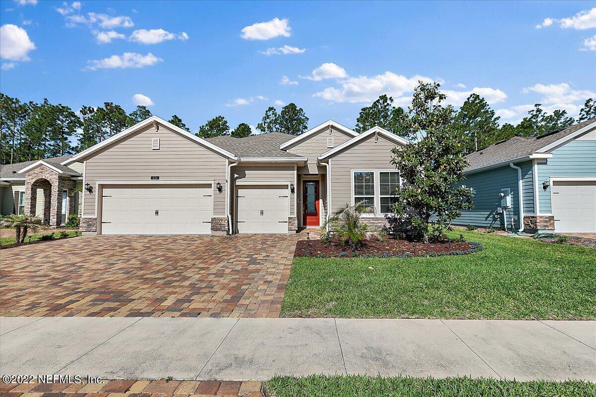 Property Photo:  426 Glorieta Drive  FL 32095 