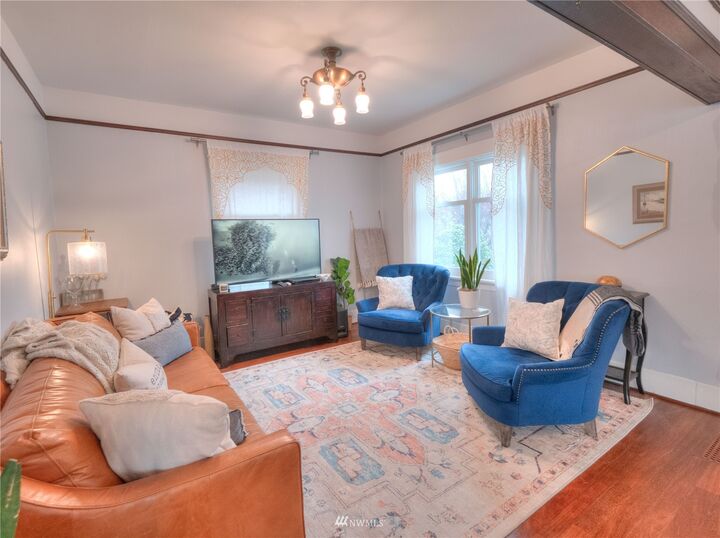 Property Photo: 1850 Washington Avenue WA 98022