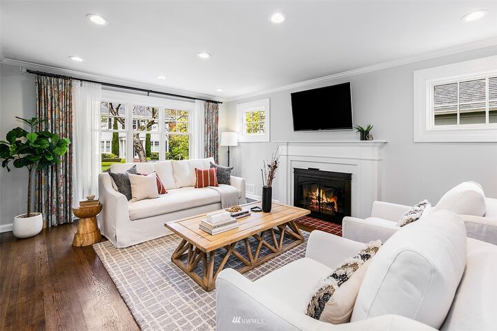 Property Photo: 4821 NE 44th Street WA 98105