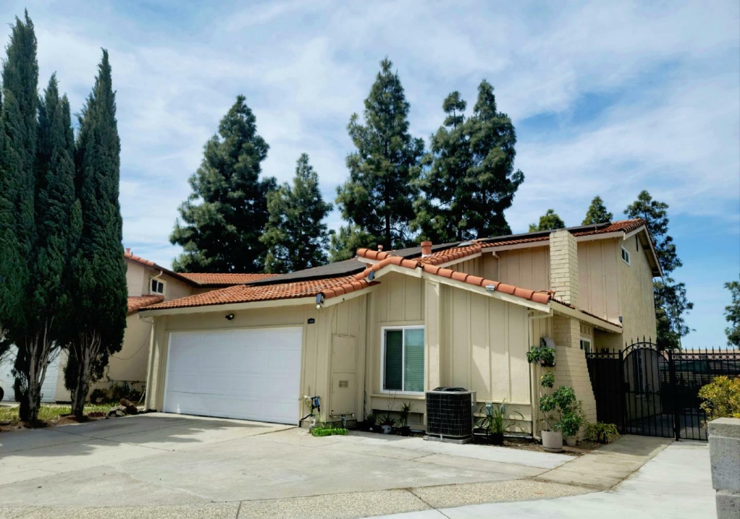 Property Photo:  1935 Edgestone Cir  CA 95122 